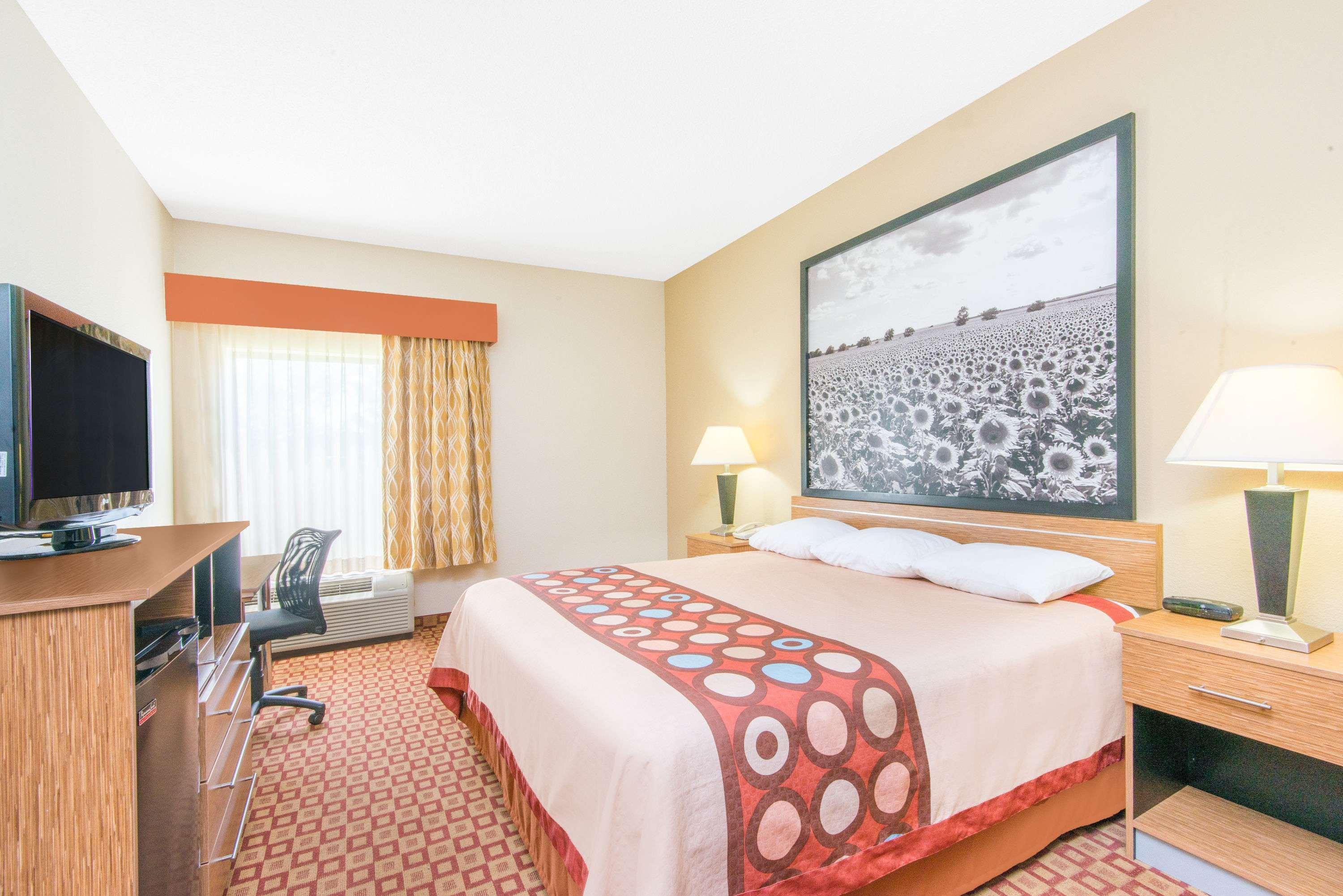 Super 8 By Wyndham South Motel